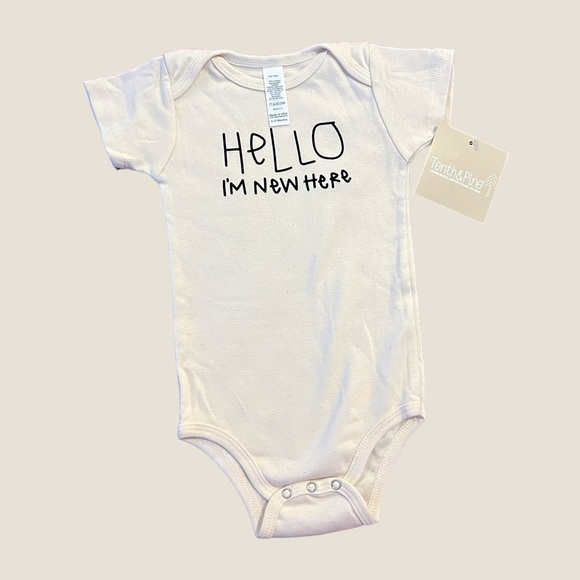 Tenth & Pine I’m New Here Short Sleeve Bodysuit - Picture 1 of 1